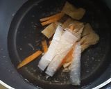 大根・人参・油揚げの味噌汁作り方3写真