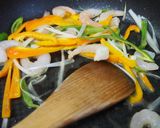 エビとピーマンのとろみ麺作り方1写真