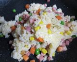 角切りベーコンとミックスベジタブルの炒飯作り方13写真