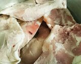 特別な日にも‼骨付きのチキン煮込み焼き作り方1写真