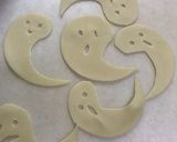 餃子の皮で簡単に☆おばけちゃんスナック作り方9写真