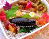 豚肉生姜焼き 玄米秋弁当 落ち葉とお花作り方2写真