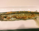 頭と尾を落としフライパンでサンマの塩焼き作り方12写真