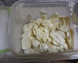 【ヘルシーで万能】薄口醤油のにんにく漬け作り方2写真