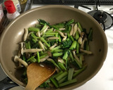 小松菜としめじのにんにく炒め作り方7写真