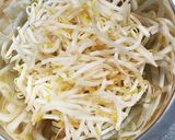 チキンともやしのガリバタ醤油炒め作り方2写真