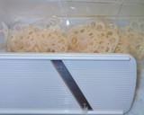 蓮根とガリ（生姜の甘酢漬け）の酢の物作り方1写真