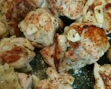 マジックソルトとニンニクで鶏肉の香草焼き作り方2写真