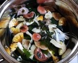 山採り4種キノコとワカメの味噌汁作り方5写真