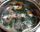 山採り4種キノコとワカメの味噌汁作り方7写真