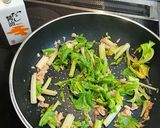 *ツナとセロリの葉の炒め物作り方3写真