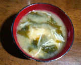 えのき消費に！えのきとわかめの味噌汁作り方2写真