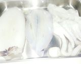 アオリイカの刺身。ミミ、ゲソはボイルで。作り方3写真