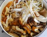 鶏むね肉とキノコの甘酢風❀オニオン煮込み作り方5写真