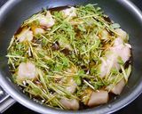 簡単！たっぷり豆苗の親子丼作り方1写真