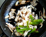 豚もも肉とししとうの炒め物作り方4写真