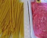 ２つ割にしたパスタでセロリ入りサラダ作り方1写真