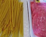 ２つ割にしたパスタでセロリ入りサラダ作り方1写真