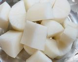 鯖缶と大根の煮物♡作り方1写真