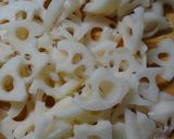 豚肉と白菜 蓮根のオリーブオイル炒め❀作り方3写真