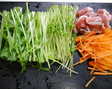 簡単！豆苗と水菜の味噌バター炒め作り方1写真
