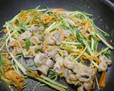 簡単！豆苗と水菜の味噌バター炒め作り方3写真