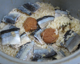 サンマと梅干しの炊き込みご飯作り方4写真