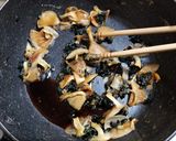 天然キノコと海藻のバター炒め・醤油味①作り方6写真
