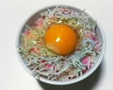 3ランク上のしらす&桜でんぶ卵かけご飯！作り方3写真