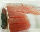 ビンチョウマグロのブロックをお刺し身に。作り方2写真