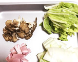 ★白菜ときのことベーコンの野菜スープ★作り方1写真