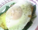 朝食に！冷凍ハッシュドポテトの半熟卵のせ作り方4写真