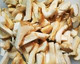 鶏がらで！アスパラとミニトマトのみそ炒め作り方3写真