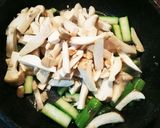 鶏がらで！アスパラとミニトマトのみそ炒め作り方6写真