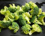 簡単！かぼちゃの皮のブロッコリーマヨ炒め作り方2写真