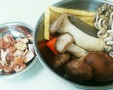 鶏肉とキノコたっぷりの炊き込みご飯作り方1写真