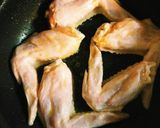 香ばし鳥手羽の甘辛絡め焼き♪作り方1写真