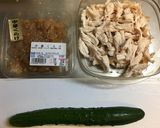 クラゲとキュウリと蒸し鶏のサラダ作り方1写真
