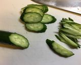 クラゲとキュウリと蒸し鶏のサラダ作り方2写真