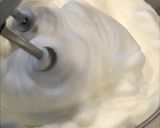 Wチョコクリーム、苺入りブッシュドノエル作り方6写真