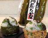 ちりめんじゃこと大葉と高菜のおにぎり☆作り方3写真