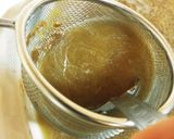ピリ辛赤味噌の牡蠣鍋♪にんにくポカポカ〜作り方1写真