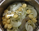 甘〜いさつまいもと玉ねぎの味噌汁(^^)作り方1写真