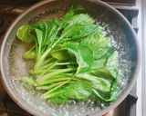 我が家の定番パスタ 小松菜ペペロンチーノ作り方1写真