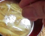 ごぼうだけのお味噌汁に柚子皮とひねりごま作り方4写真