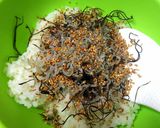 ゴマ油香る ちりめんと昆布のおにぎり*゚作り方1写真