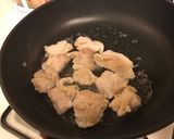 チーズがとろ〜り伸びるホワイトシチュー作り方1写真