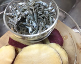 かえりちりめんとサツマイモの煮物作り方1写真