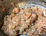 和香草の風味豊かな柔らかい鶏つくね鍋作り方2写真