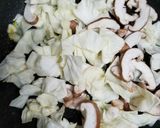 椎茸とキャベツのガチソースパスタ　作り方4写真